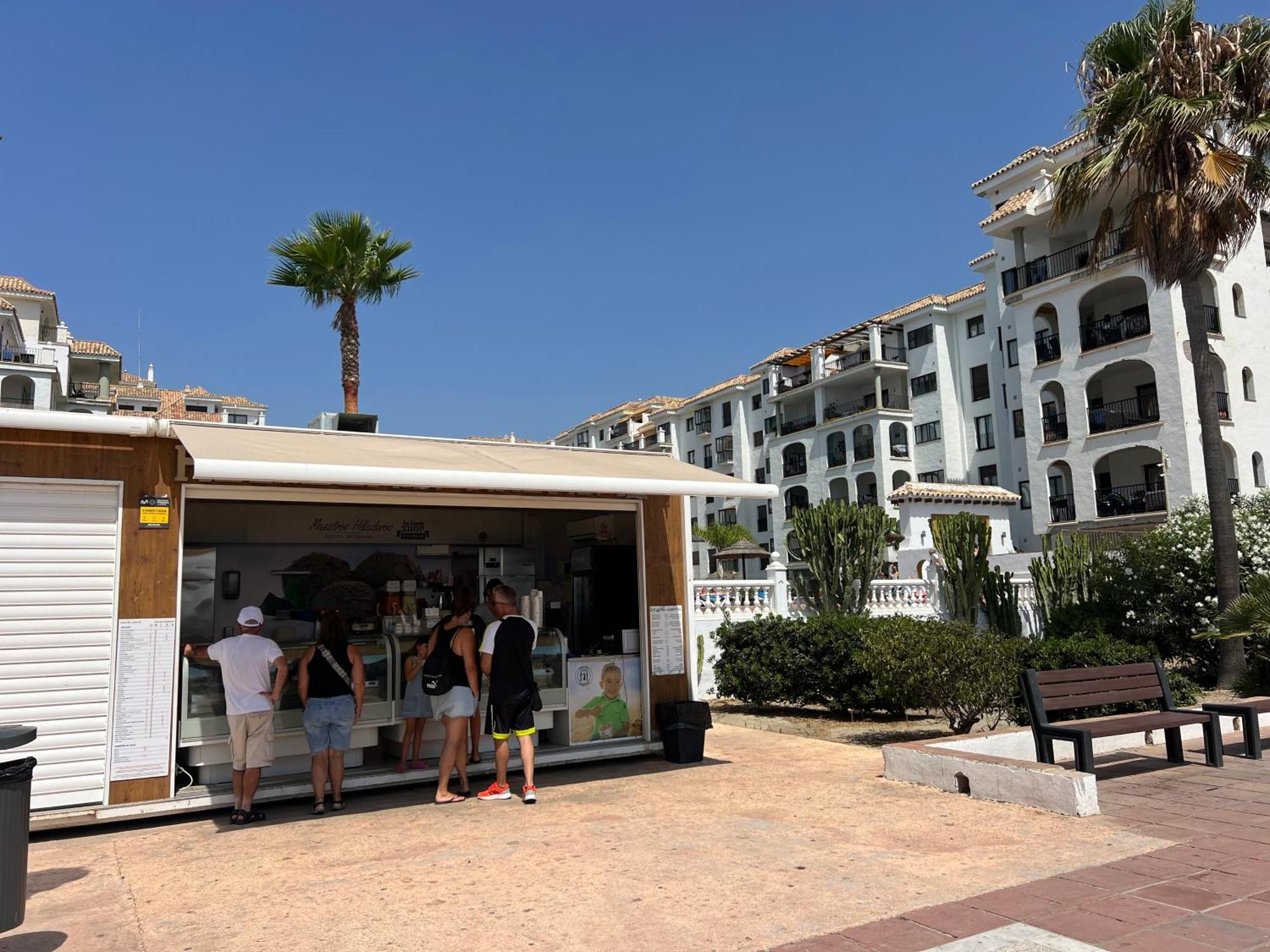 Puerto De La Duquesa Apartment Манилва Екстериор снимка